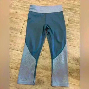 Fabletics Blue Ella Ultracool Shine Reflective Dot Mid-Rise Crop Leggings Small